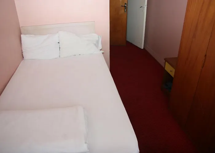 أوز ألتين باشاك *